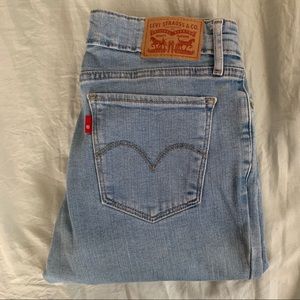 LEVI’S 711 SKINNY JEANS